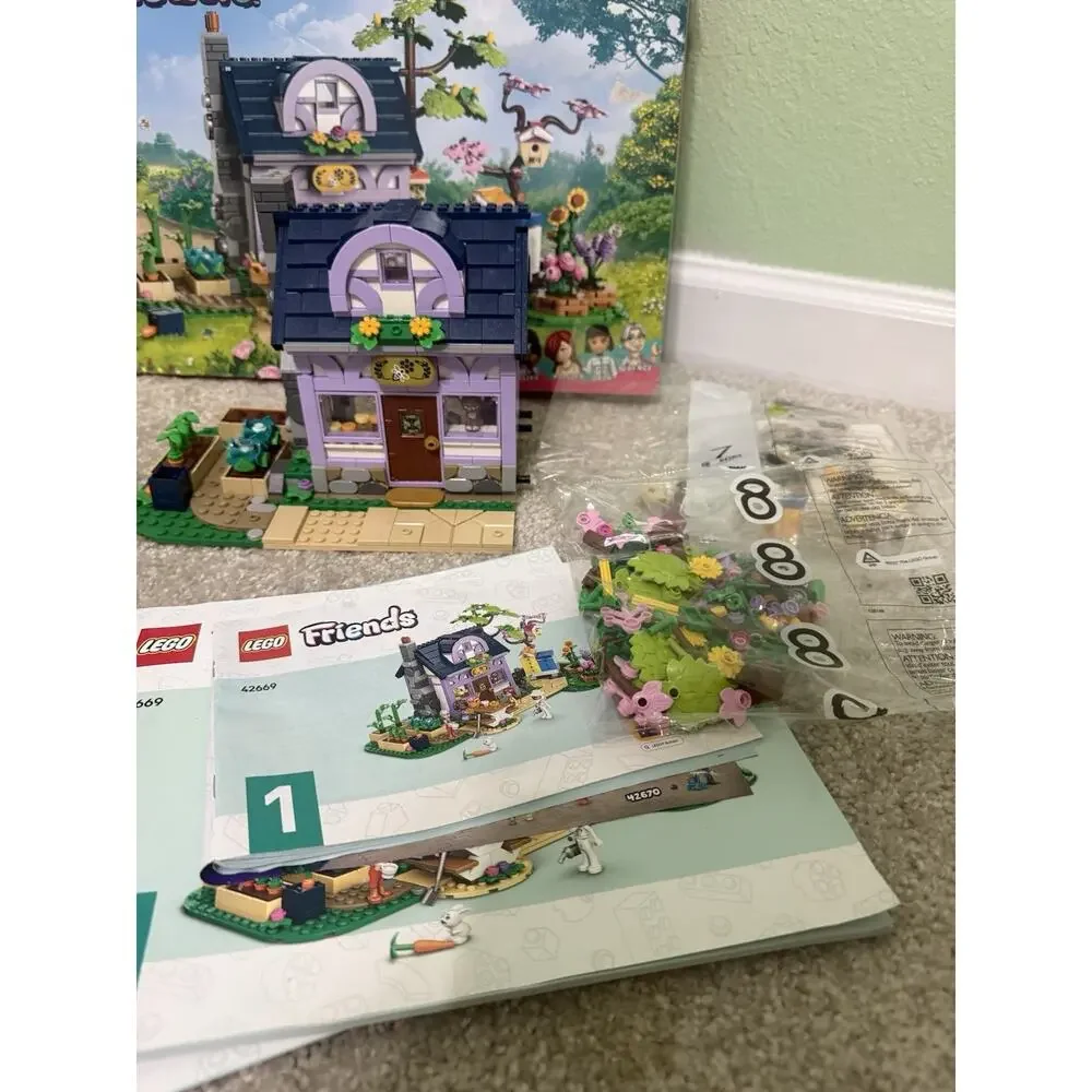 Lego Friends 42669 Beekeepers' House and Flower Garden - Incomplete